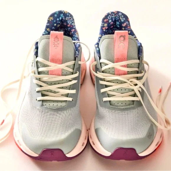 FP Movement x On Cloudnova Form 2 Sneakers US 9 - Picture 7 of 7